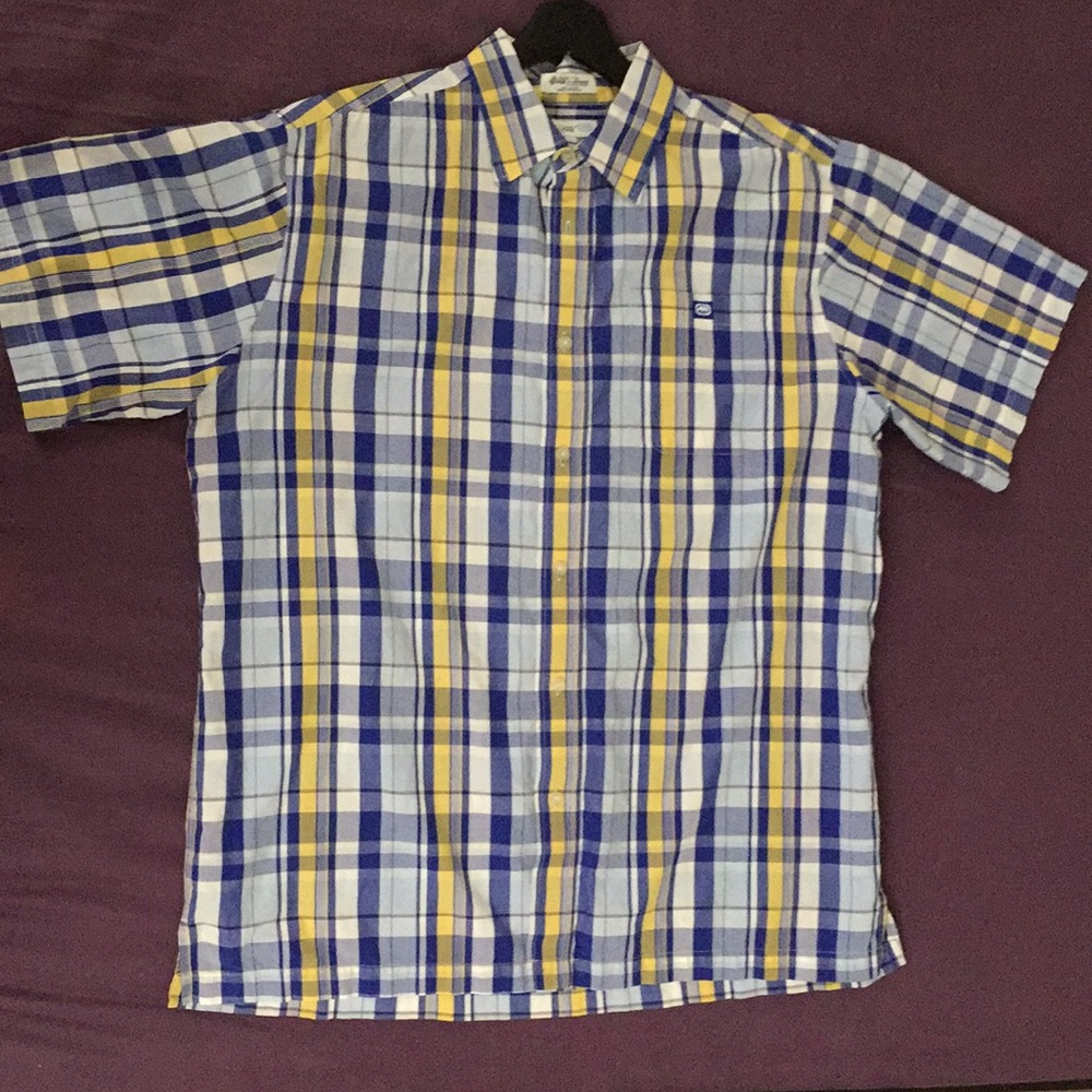 Ecko Unltd short sleeve shirt.